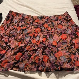 Tiered floral mini skirt from Torrid size 4. Never worn.